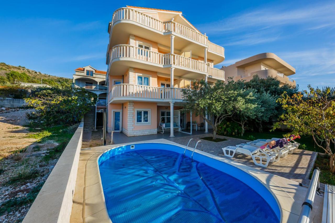 Apartamenty z basenem ILJA Rogoznica (Sibenik-Knin) Exteriér fotografie